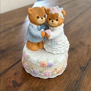 Vintage Musical Figurine plays “True Love”